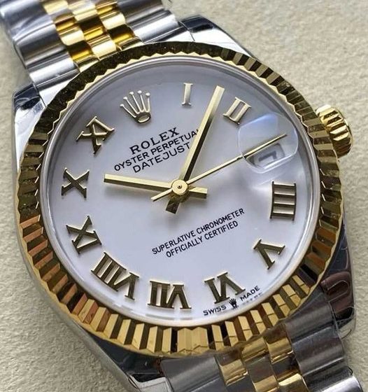 Classic Elegance: Rolex Datejust Replica vs Datejust Real